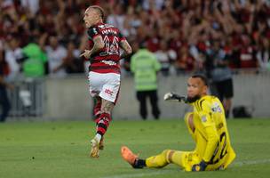 Cebolinha marca para o Flamengo contra o Atlético-MG (Foto: Gilvan de Souza/ Flamengo)