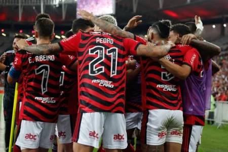 Flamengo goleou no Maracanâ