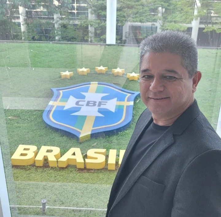 Humberto Lopes em visita à CBF