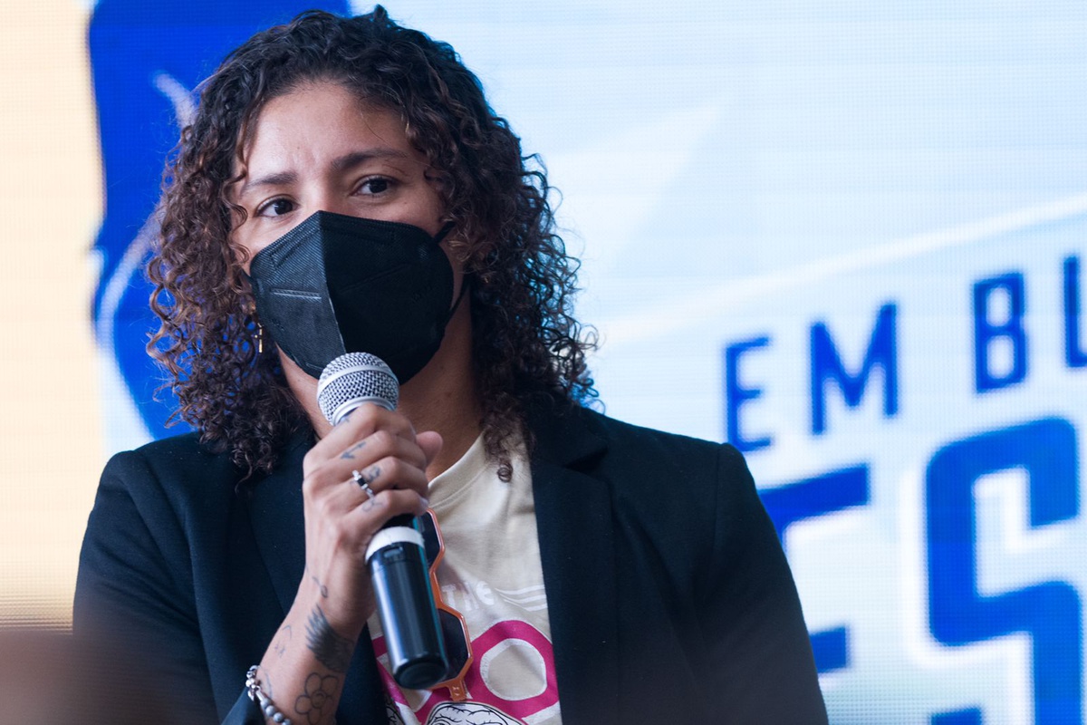 A jogadora Cristiane Rozeira é a embaixadora do projeto