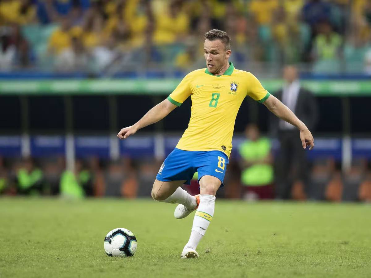 Sem Espaço, Arthur Vai Deixar o Liverpool ao Fim do Contrato