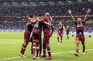 Fluminense se desdobra em campo e arranca vitória na raça contra o Cruzeiro no Mineirão (Foto: GE RIO)