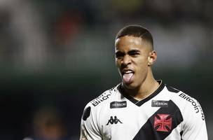 Vasco volta a sofrer com gol no fim do primeiro tempo, e falta de repertório dificulta virada (Foto: GE RIO)