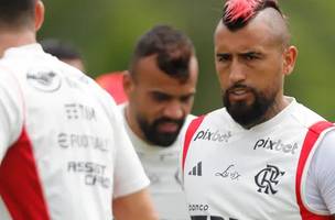 Vidal se torna homem de confiança de Sampaoli no Flamengo, que enfrenta o Athletico (Foto: GE RIO)