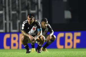 Com novo comando e o mesmo roteiro, urge no Vasco a necessidade de reforços (Foto: GE)