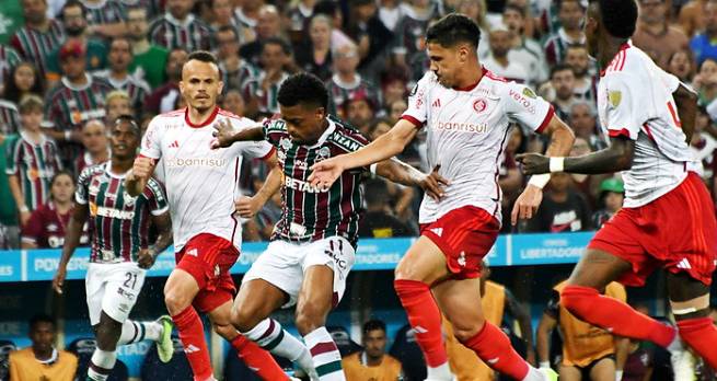 Fluminense e Internacional empatam no Maracanã: 2 a 2 - O Progresso