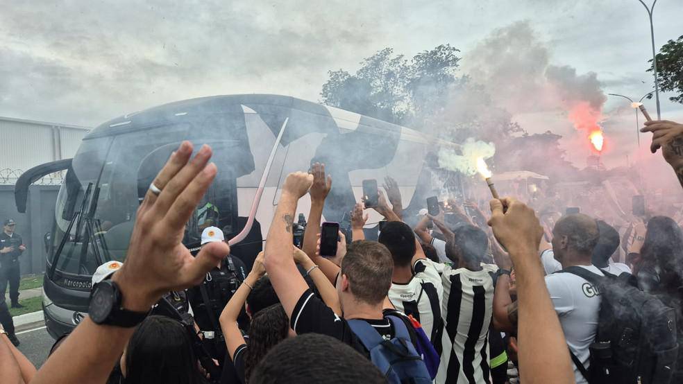 Botafogo embarca para enfrentar o Penarol