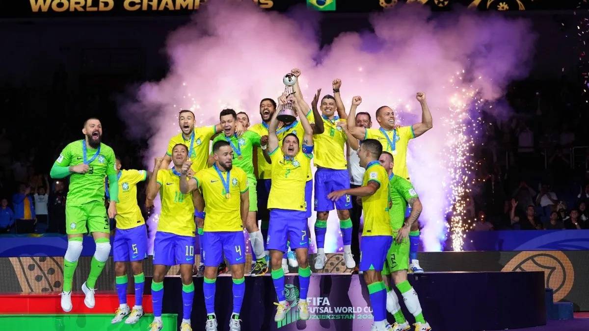 Brasil vence a Argentina e se sagra hexacampeão mundial de futsal