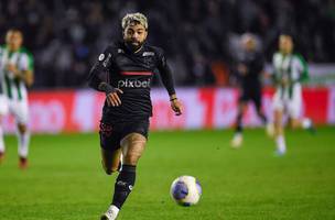 Gabigol em acao pelo Flamengo contra o Juventude (Foto: Marcelo Cortes / CRF)