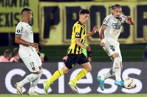 Lance do jogo entre Penarol e Botafogo (Foto: Vitor Silva/Botafogo)