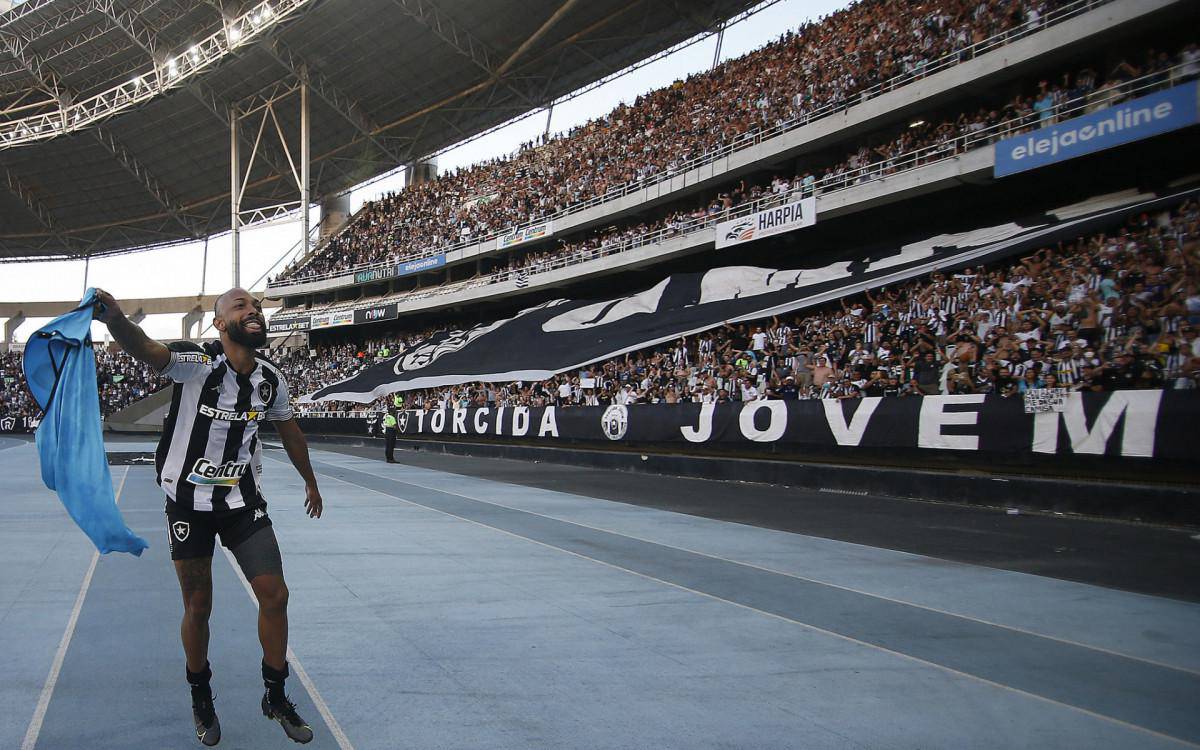 Chay foi um dos destaques do Botafogo na Serie B de 2021