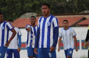 Lenilson, atacante do Comercial-PI (Foto: Gil Costa)