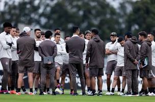 Ramon Diaz conversa com elenco do Corinthians (Foto: Rodrigo Coca/Ag. Corinthians)