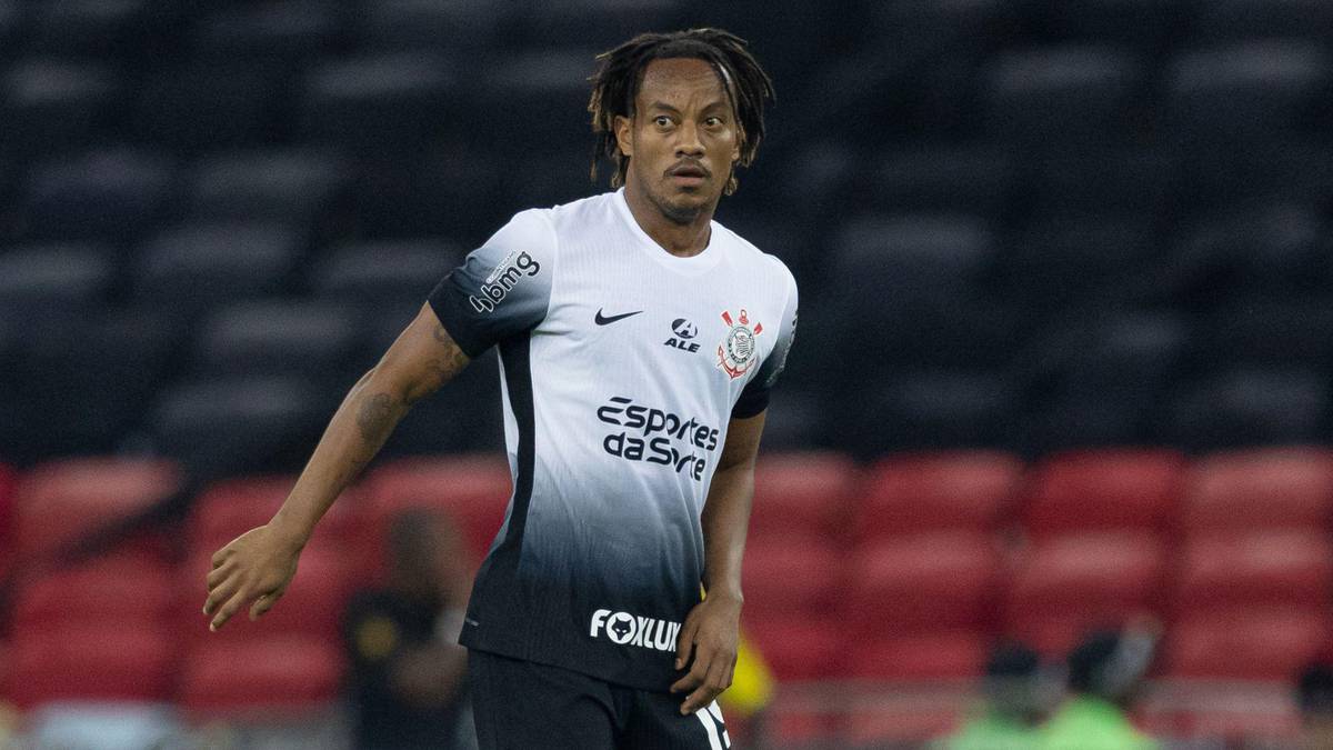 Corinthians renova contrato com Andre Carrillo.