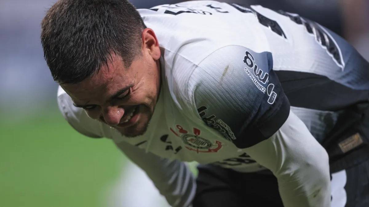 Corinthians atualiza informações sobre lesão de Fagner