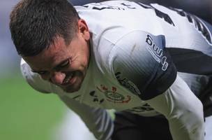 Corinthians atualiza informações sobre lesão de Fagner (Foto: TNT)