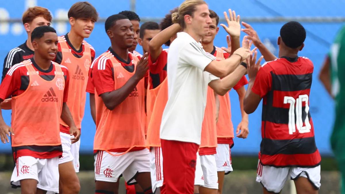 Flamengo: Filipe Luís substitui Mário Jorge e assumirá equipe sub-20 do Rubro-Negro
