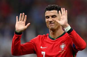 Cristiano Ronaldo lamenta pênalti perdido na Euro: 'Tristeza e alegria ao mesmo tempo' (Foto: TNT)