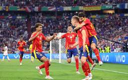 Lamine Yamal brilha, Espanha derrota a França e avança à final da Euro 2024