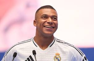 Ancelotti diz que Mbappé pode ser titular pelo Real Madrid na Supercopa da UEFA (Foto: TNT)