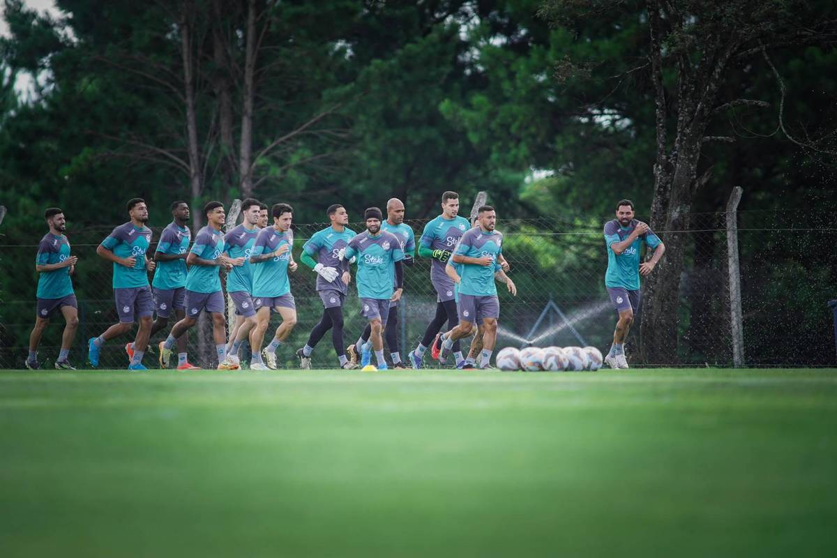 Com ausencias de dois atletas, elenco se apresenta para inicio dos trabalhos preparatorios