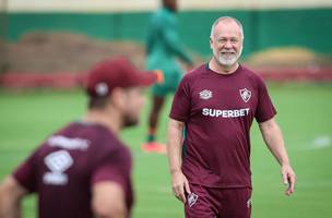 Mano Menezes vai dirigir os treinos da semana e estara a beira do campo na partida contra a Lusa (Foto: Marcelo Goncalves / Fluminense)