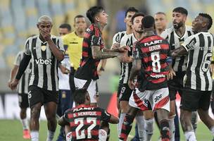 Confusao no classico entre Flamengo e Botafogo (Foto: THIAGO RIBEIRO/AGIF/ESTADAO)