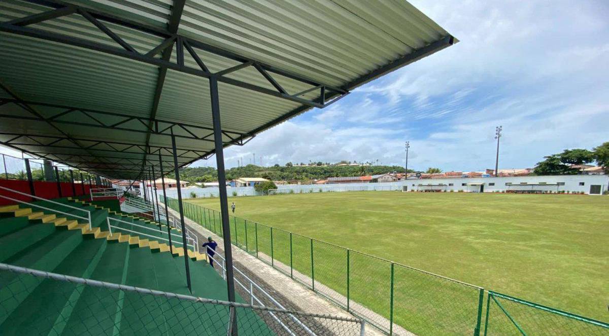 Estadio Municipal Agnaldo Bento dos Santos, em Porto Seguro.