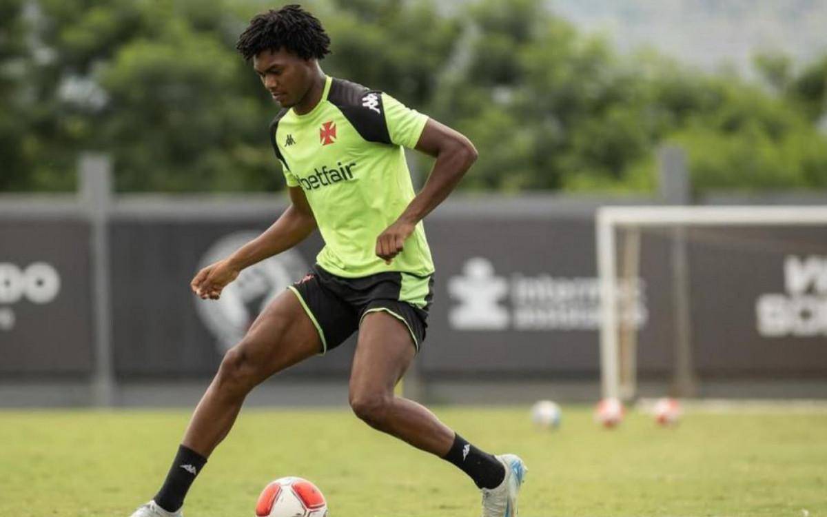 Gabriel Souza, o GB, em treino do Vasco