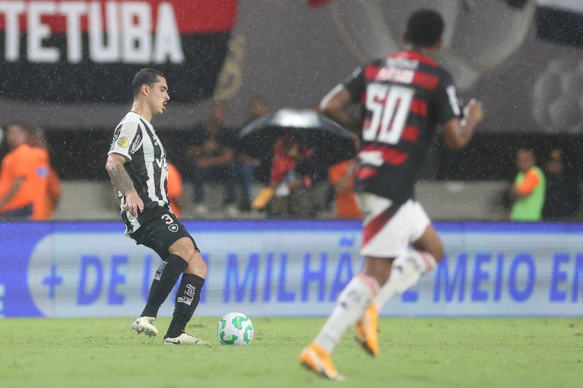 O Botafogo resolve segurar as negociacoes e decide manter Lucas Halter