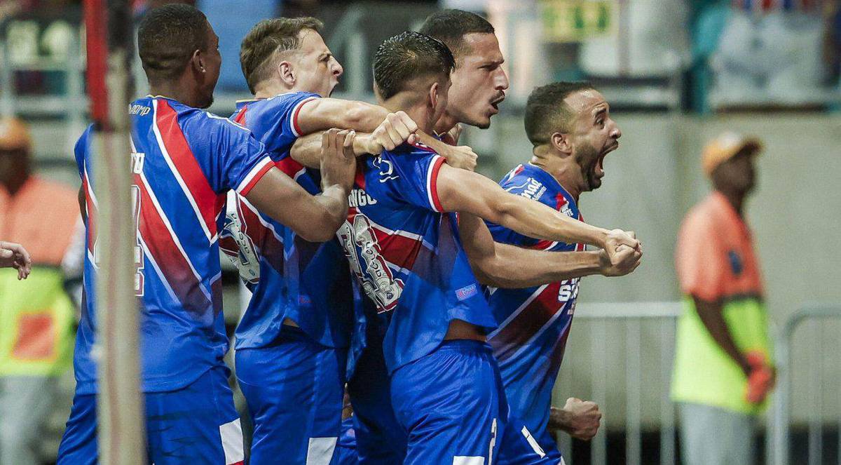 Bahia vence Vitoria por 2 a 0 no jogo de ida da final do Campeonato Baiano.