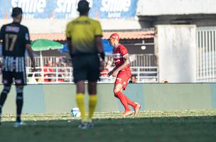 Em decorrencia do lance, a partida se estendeu ate os 65 minutos do segundo tempo e terminou com o CRB tetracampeao alagoano. (Foto: Reproducao/CRB)