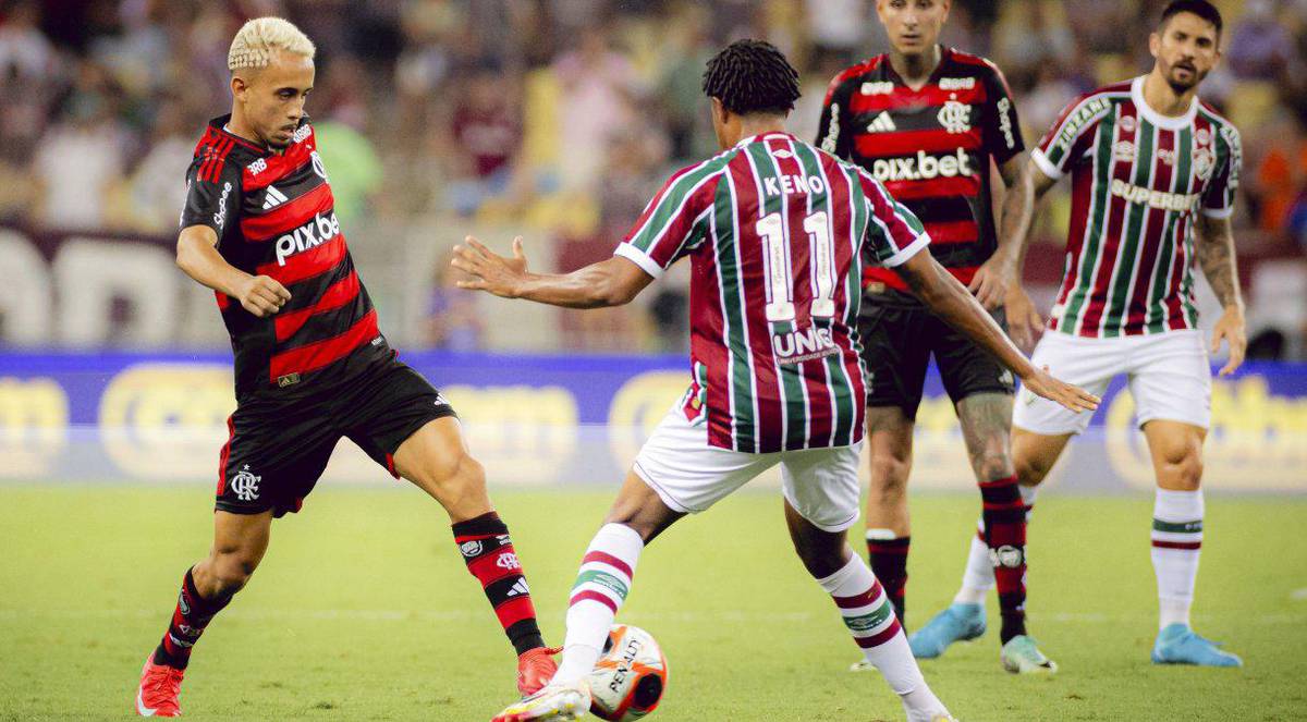 Flamengo e Fluminense disputam final do Carioca neste domingo (16).