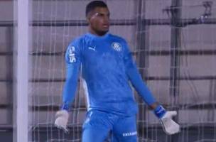 Goleiro do Palmeiras provoca o Flamengo, mas perde titulo da Libertadores sub-20 e vira piada na web (Foto: Reproducao)