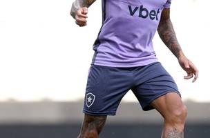 Gregore em treino do Botafogo (Foto: Vitor Silva / Botafogo)