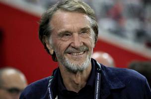 Jim Ratcliffe e quem comanda o Manchester United (Foto: AFP)