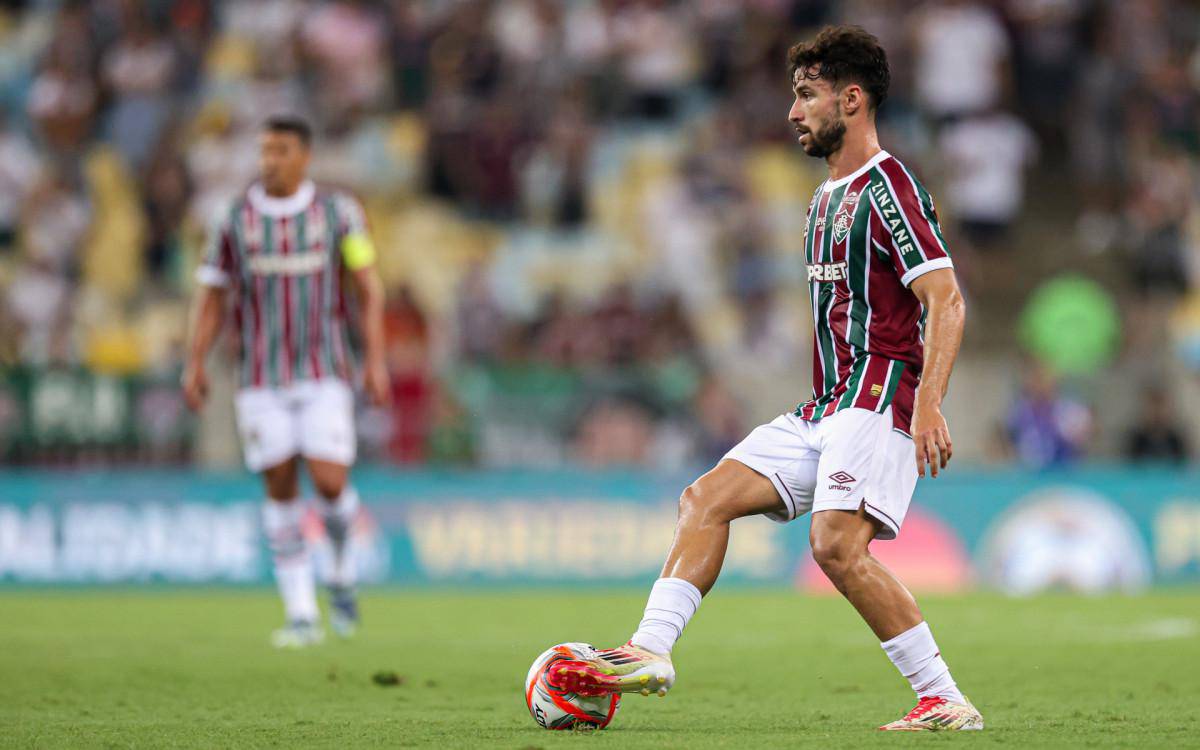 Martinelli em acao pelo Fluminense